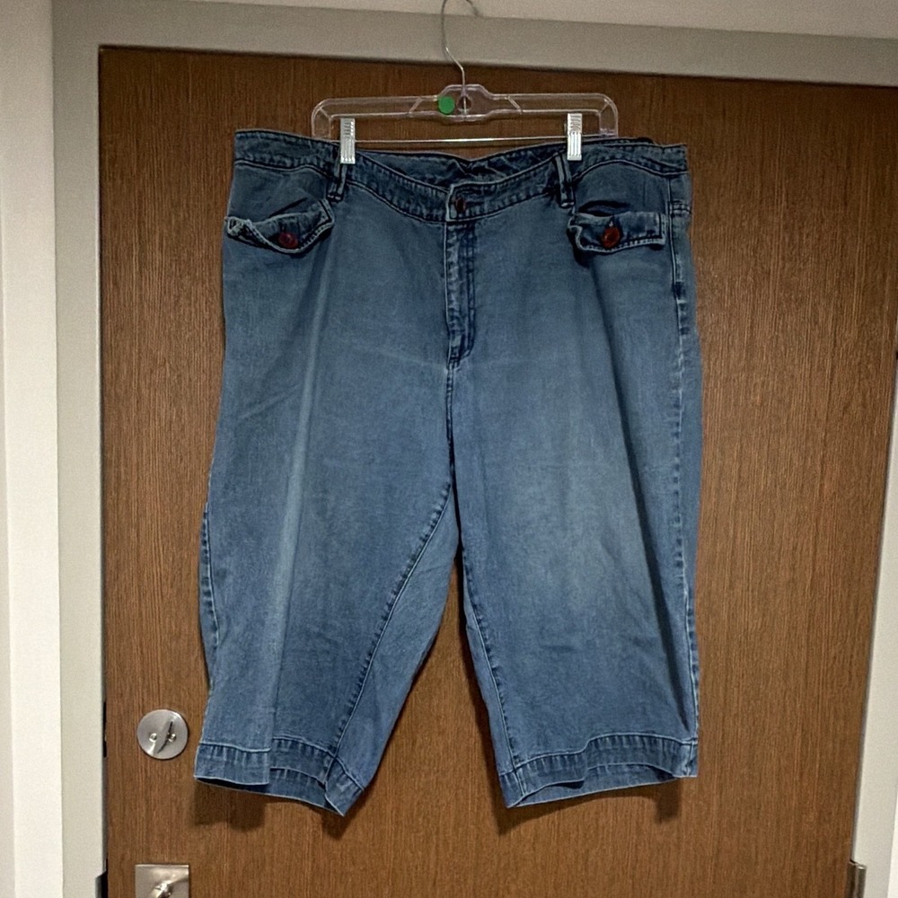 Main Street Blues Womens Plus Bermuda Denim Shorts Blue Medium Wash Pockets 24W